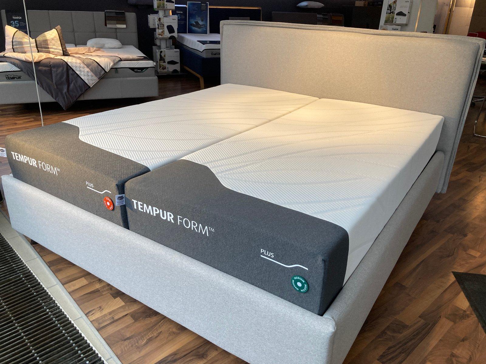 Tempur Form Bett Plain 180x200cm Ausstellungsbett Aachen